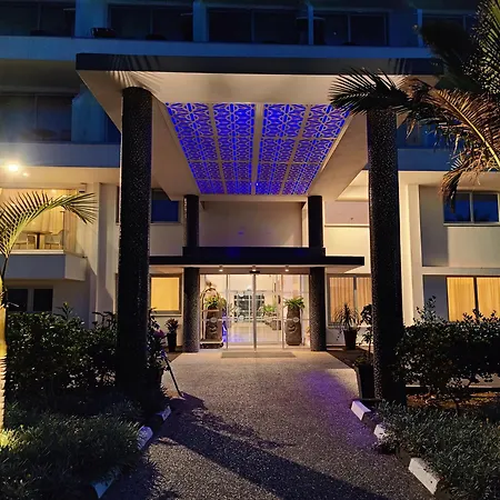 호텔 Bohemian Gardens 4*
