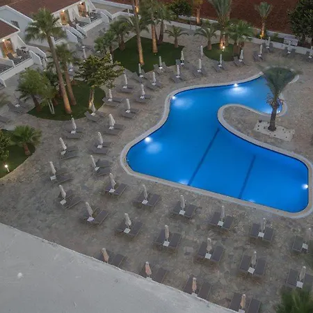 Bohemian Gardens Hotel Protaras