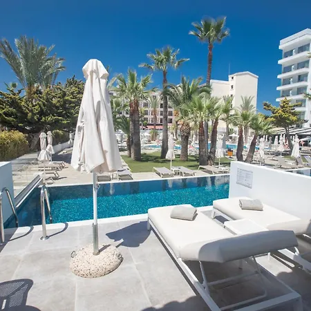 Bohemian Gardens Hotel