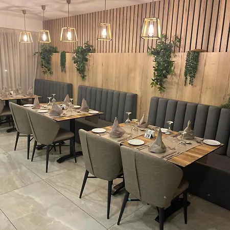 Bohemian Gardens فندق بروتاراس