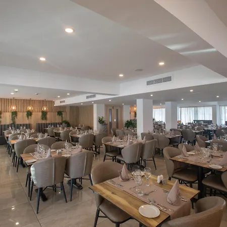 Bohemian Gardens Hotel Protaras