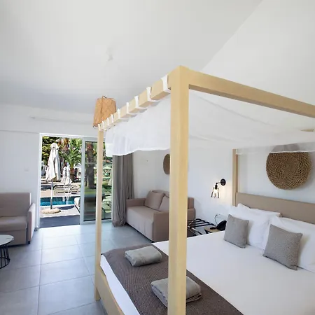 Bohemian Gardens فندق 4*