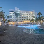 Bohemian Gardens Hotel 4*