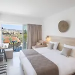 Bohemian Gardens Hotel 4*