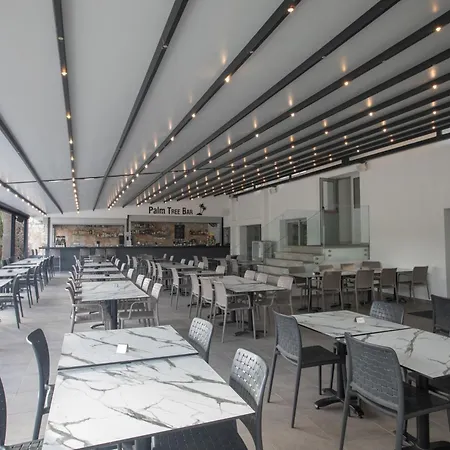 ホテル Bohemian Gardens