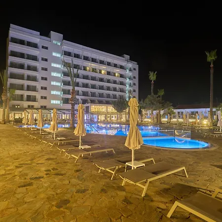 Bohemian Gardens Hotel Protaras