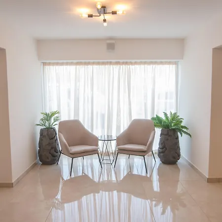 Bohemian Gardens Hotel 4*