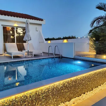 Отель Bohemian Gardens 4*
