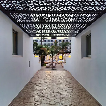 Bohemian Gardens Hotel Protaras