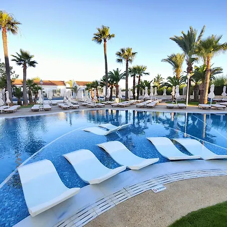 Bohemian Gardens 4*