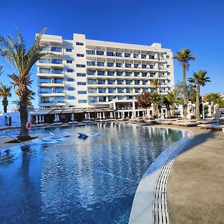 Bohemian Gardens Hotel 4*