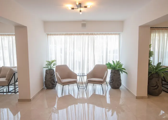 Bohemian Gardens Ξενοδοχείο 4*